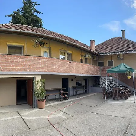 Fortuna Vendeghaz Pensionat 3*